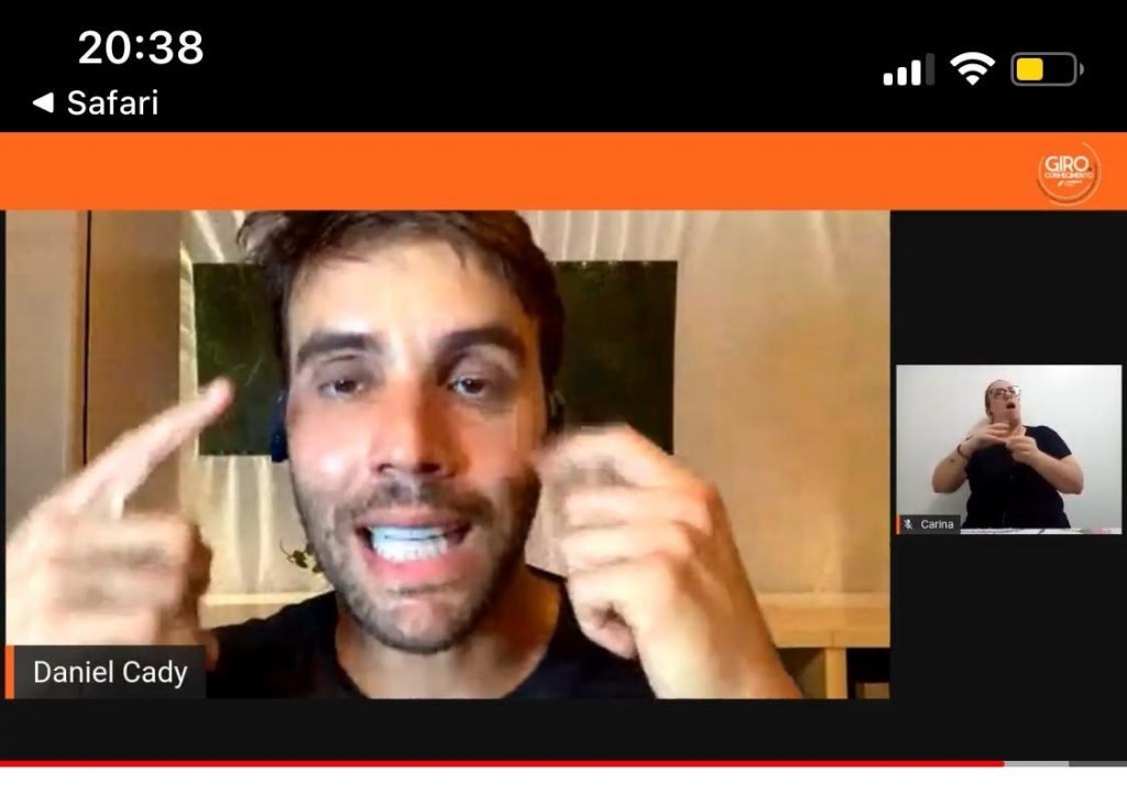 Daniel Cady faz live sem aliança