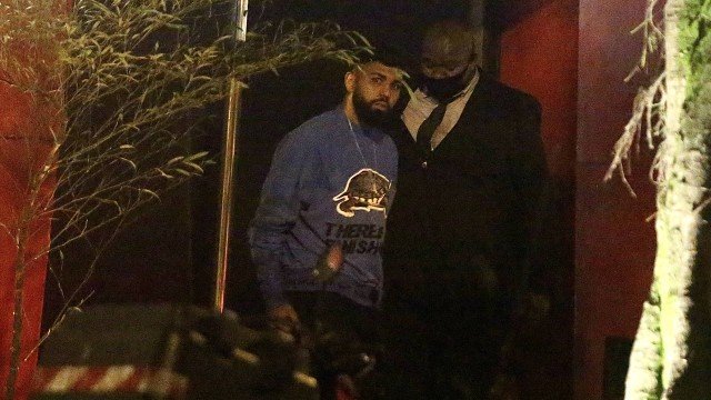 gabigol saindo de restaurante
