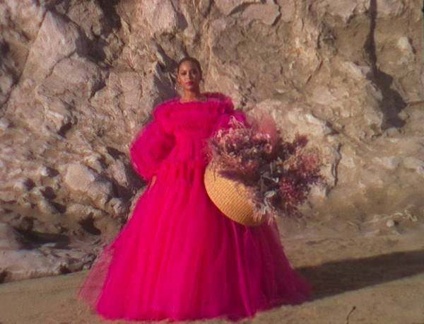 Beyoncé em trecho do filme Black is King