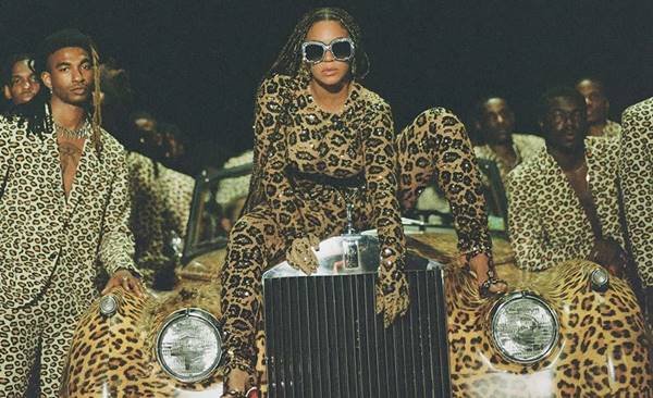 Beyoncé em trecho do filme Black is King