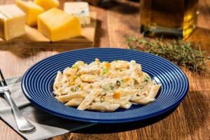 penne aos quatro queijos
