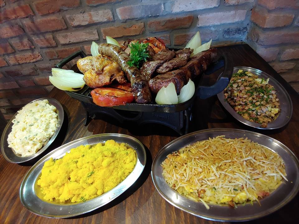 Carne e acompanhamentos