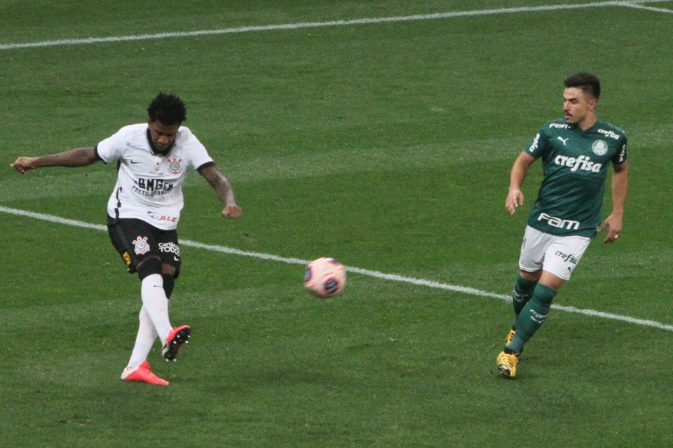 Corinthians e Palmeiras fazem jogo ruim na Arena e empatam sem gols - ISTOÉ  Independente