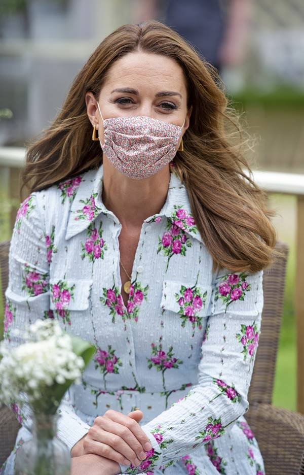 Kate Middleton com máscara facial da marca londrina Amaia