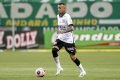 Luan, do Corinthians, com a bola
