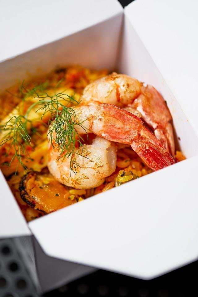 Camarões com arroz