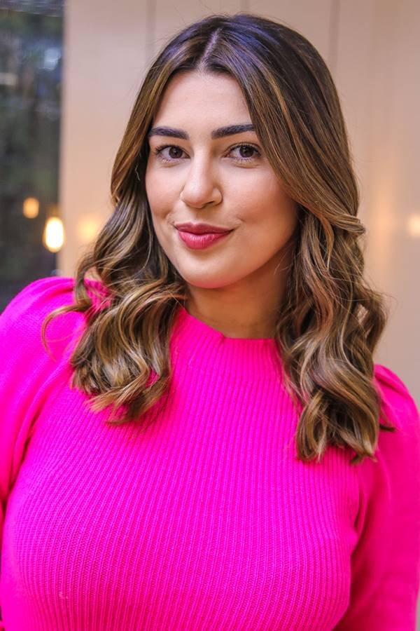 Vivian Amorim em salão de beleza em São Paulo
