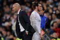 Zidane de costas para Bale