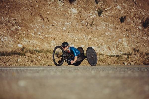 Oksana Masters em bike paralímpica