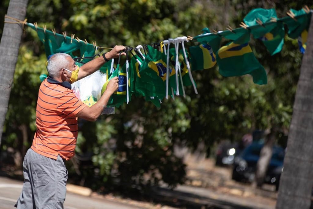 Concentração no estacionamento do PGR, para Carreata em defesa da Lava Jato