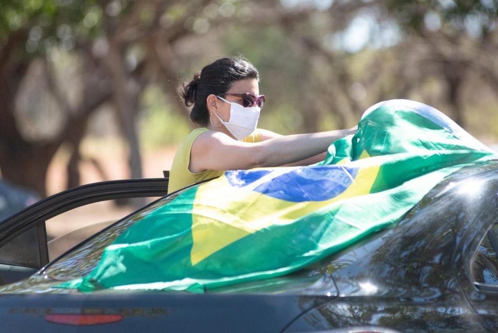 Concentração no estacionamento do PGR, para Carreata em defesa da Lava Jato
