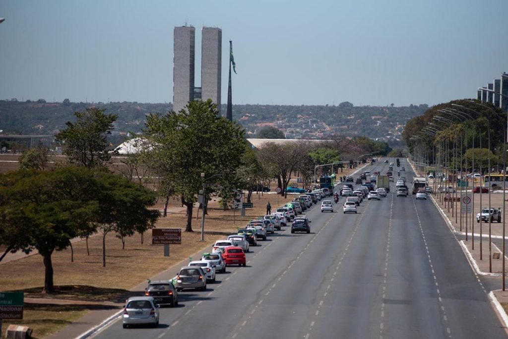 Concentração no estacionamento do PGR, para Carreata em defesa da Lava Jato
