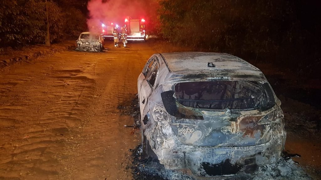 Incêndio em carro na Transolímpica - Cidades Na Web