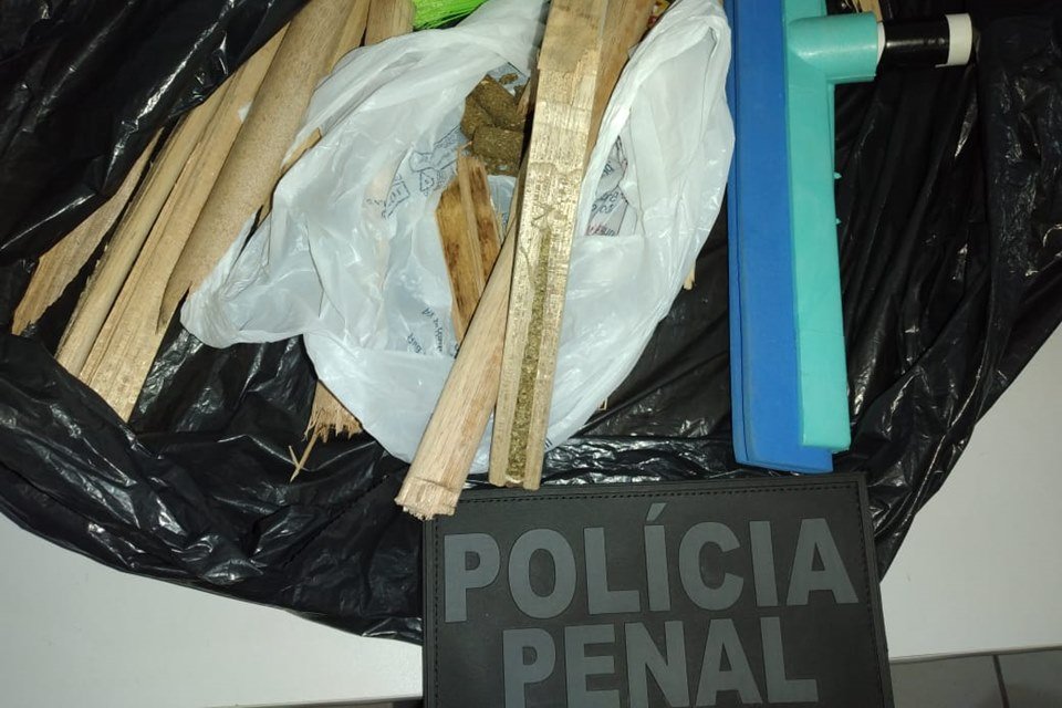 Droga escondida em rodo