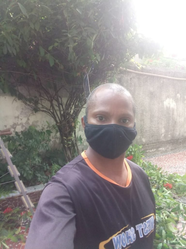 O jardineiro Reginaldo Santana Vieira, de 40 anos, se diz vítima de racismo após ser barrado na saída de uma loja por supostamente ter apresentado um
