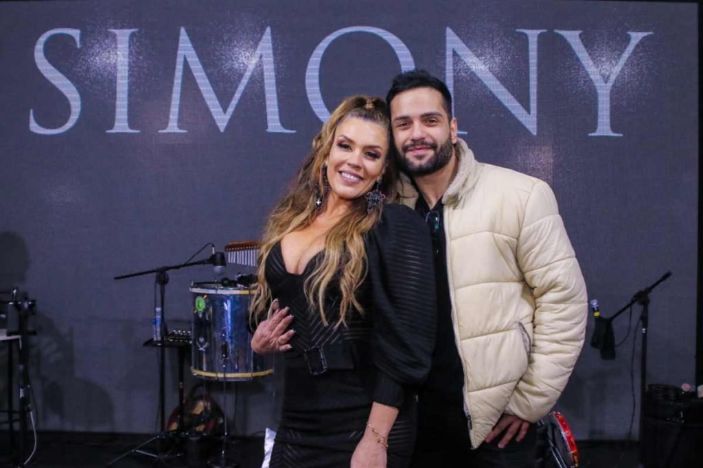 Simony e o namorado Felipe Rodriguez