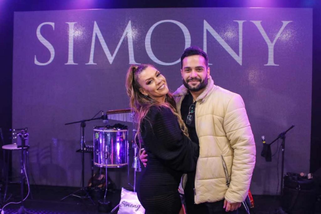 Simony e o namorado Felipe Rodriguez