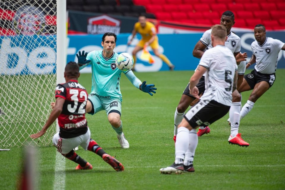 Mauricio Isla no Flamengo: tudo o que você precisa saber sobre a chegada do  novo lateral rubro-negro!