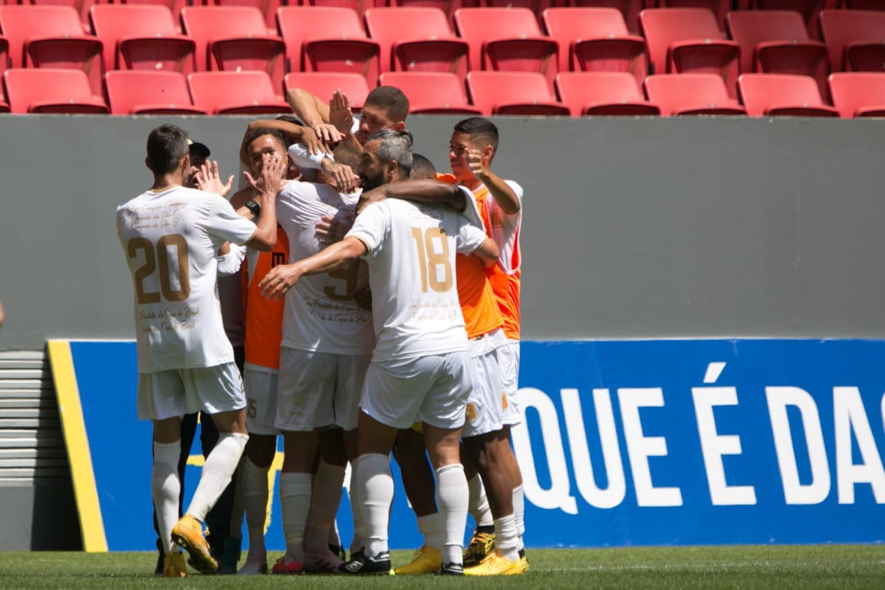 Football Champs em COQUINHOS