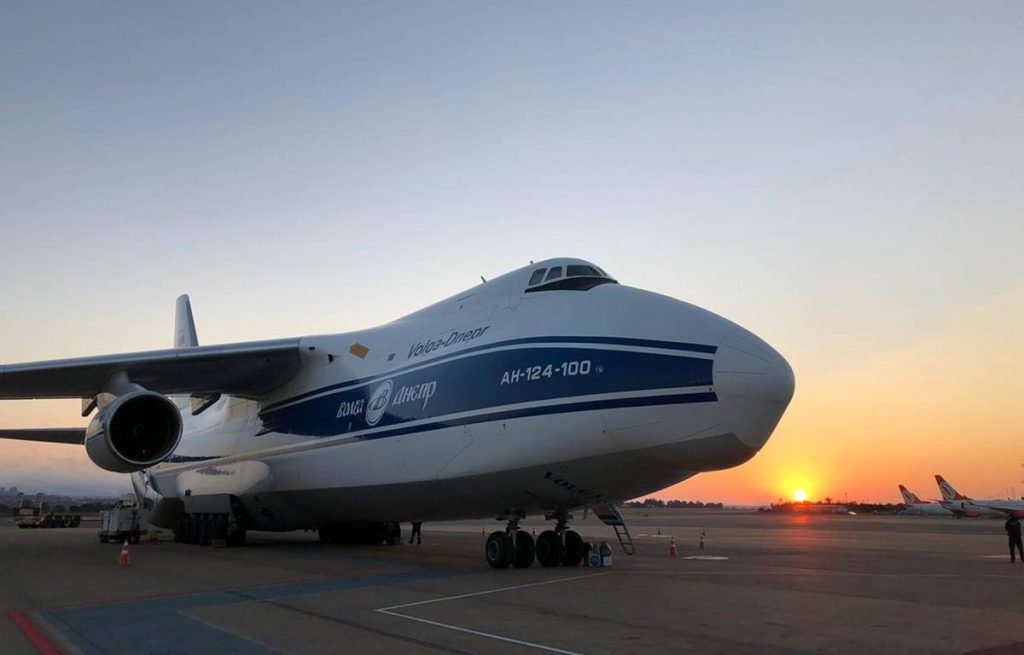 Antonov pousa no Aeroporto de Brasília