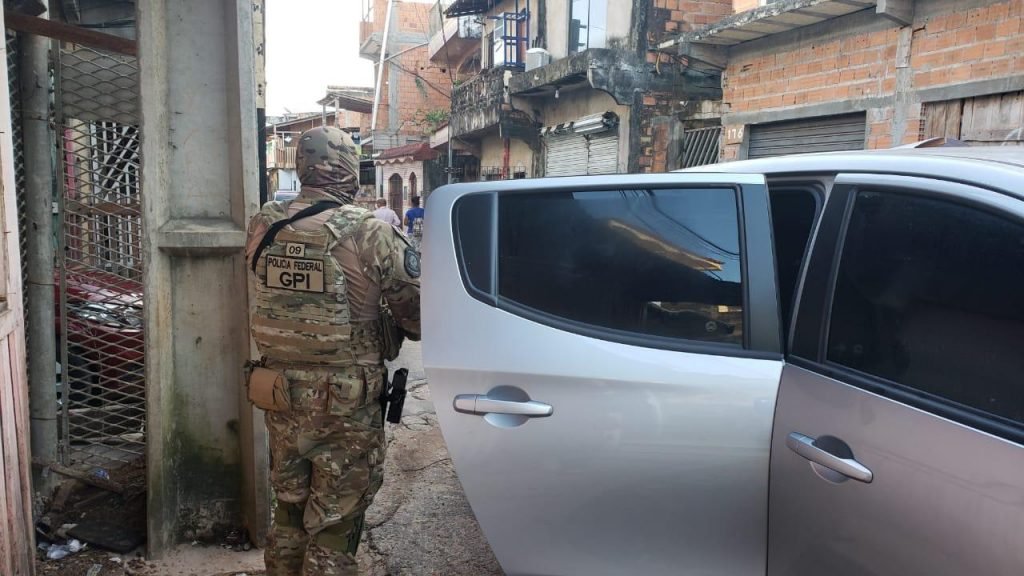 Polícia Federal faz operação para evitar expansão do PCC no Rio