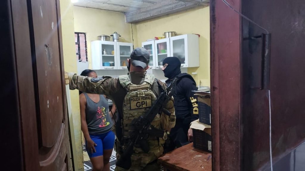Polícia Federal faz operação para evitar expansão do PCC no Rio