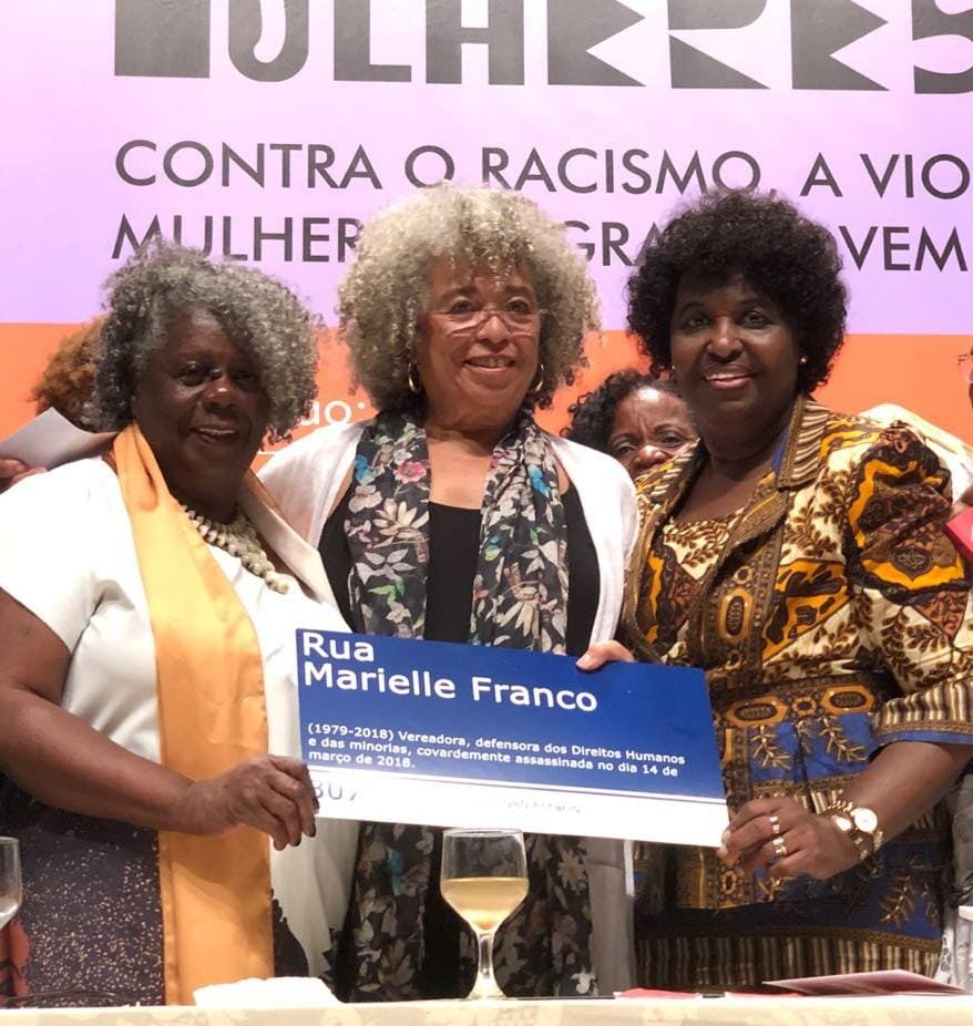Benedita da Silva, ao lado de Angela Davis