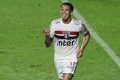 Luciano comemora gol no São Paulo