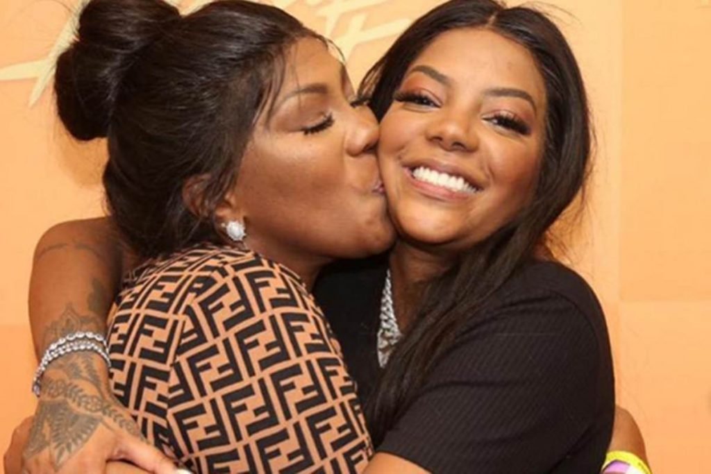 cantora ludmilla e a mãe dela silvana
