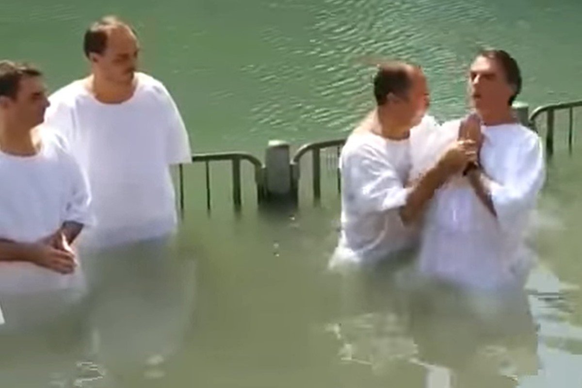 Preso por corrupção, Pastor Everaldo batizou Bolsonaro no Rio Jordão. Veja