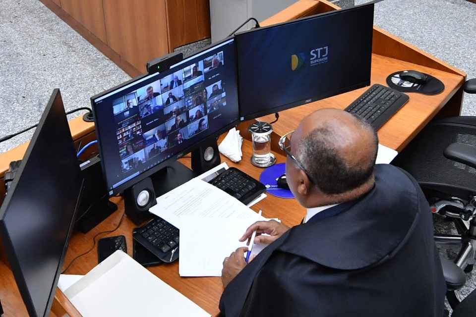 Primeira sessão da Corte Especial presidida pelo Ministro Humberto Martins