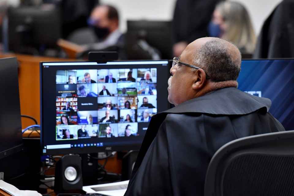 Primeira sessão da Corte Especial presidida pelo Ministro Humberto Martins