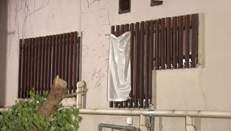 Mulher dá faxina em casa e descobre esqueleto do irmão3