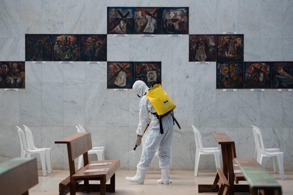 Descontaminação da Catedral Metropolitana Nossa Senhora Aparecida