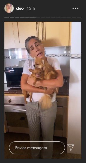 Glória Pires e cachorros