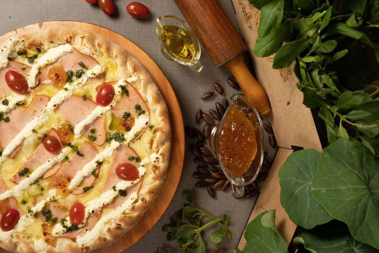 Ex-MasterChef assina novos sabores da Pizza Cesar para o Dia do