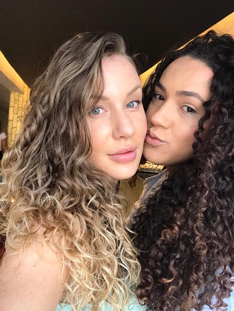 Leticia com Isabel de Santis