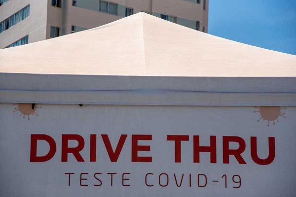 Tenda de drive-thru para teste de Covid-19