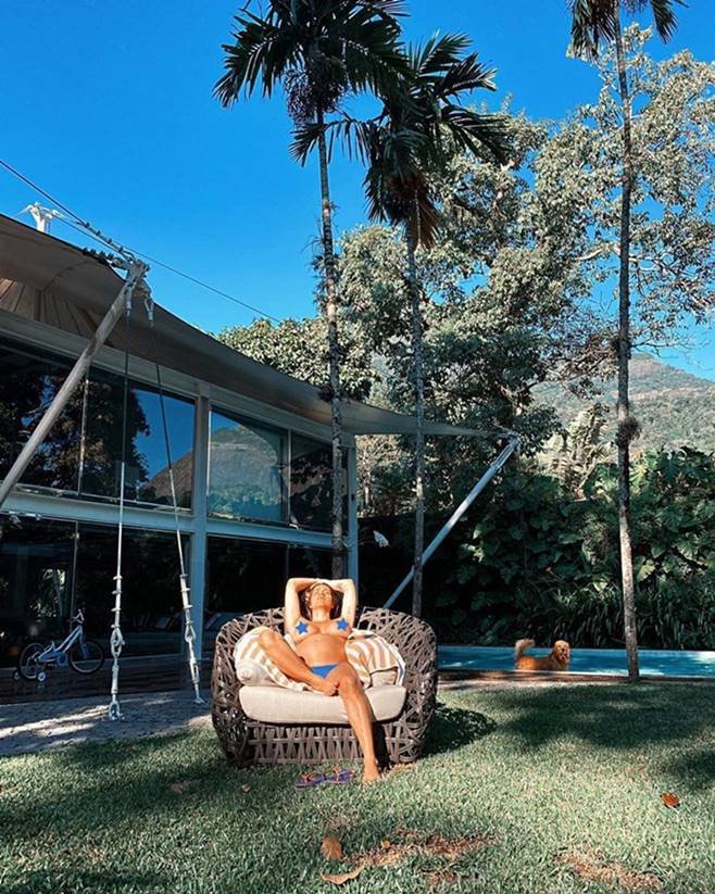 giovanna ewbank topless