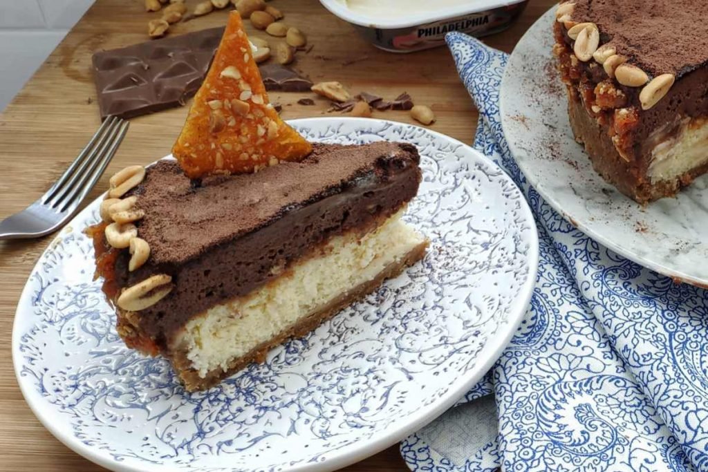 CHEESECAKE CROCANTE COM MOUSSE DE CHOCOLATE