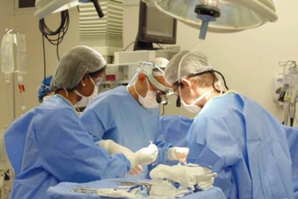 Justiça dá 72 horas para Saúde explicar fila de cirurgias pediátricas no DF