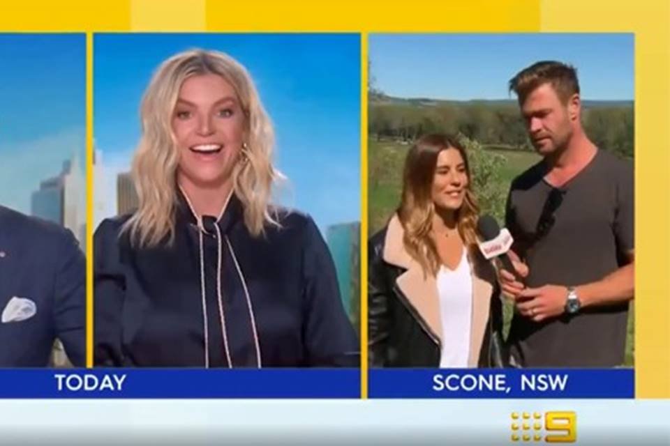 Chris Hemsworth apresenta programa ao vivo