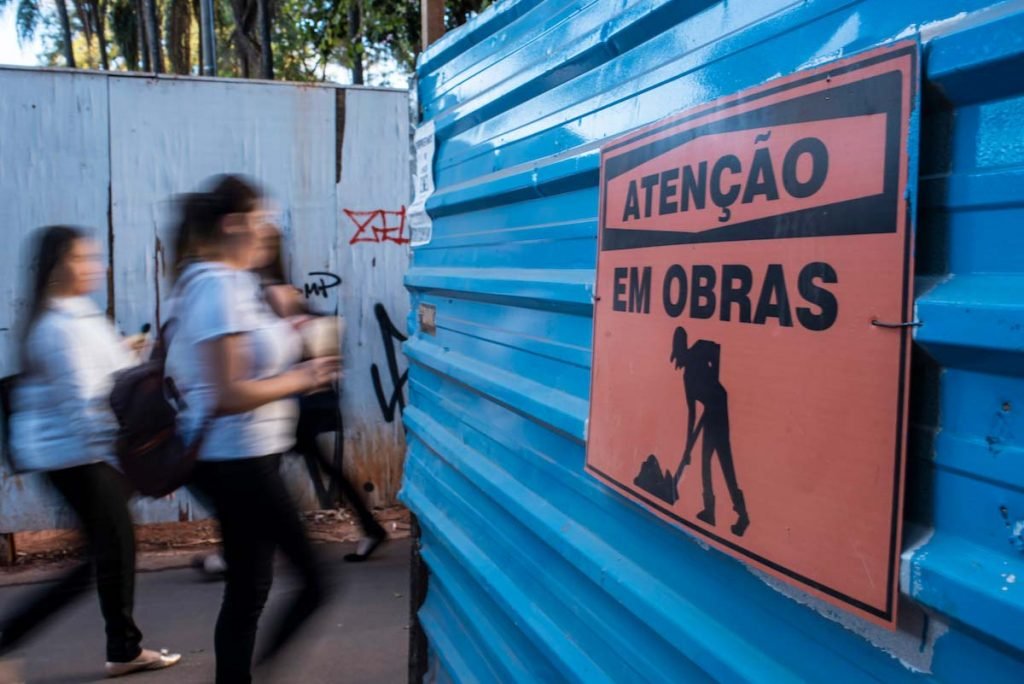 Obra publica em brasília construcao reforma