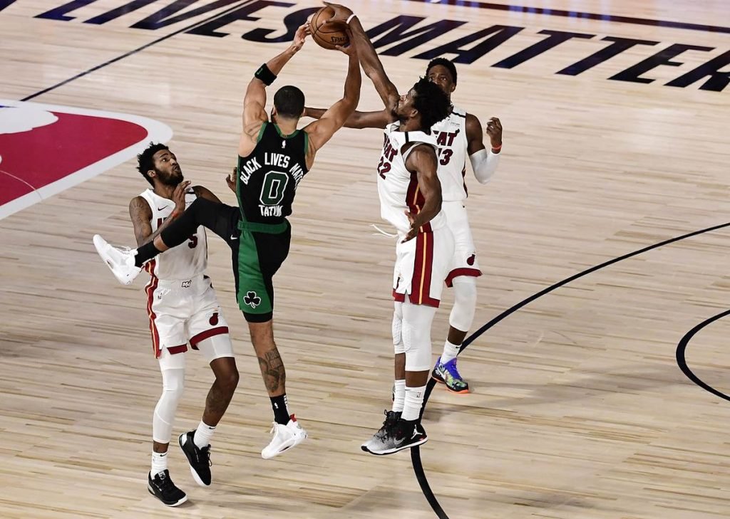 Boston Celtics bate Miami Heat e vai às finais da NBA contra