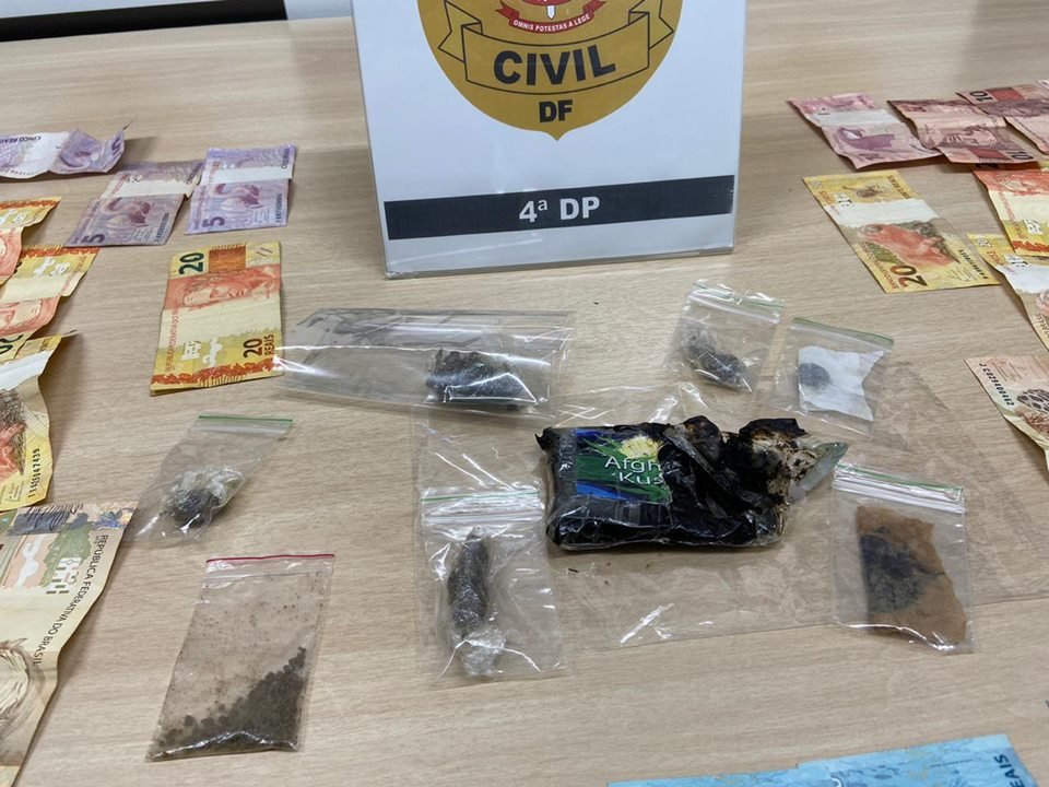 dinheiro e drogas apreendidos pela PCDF