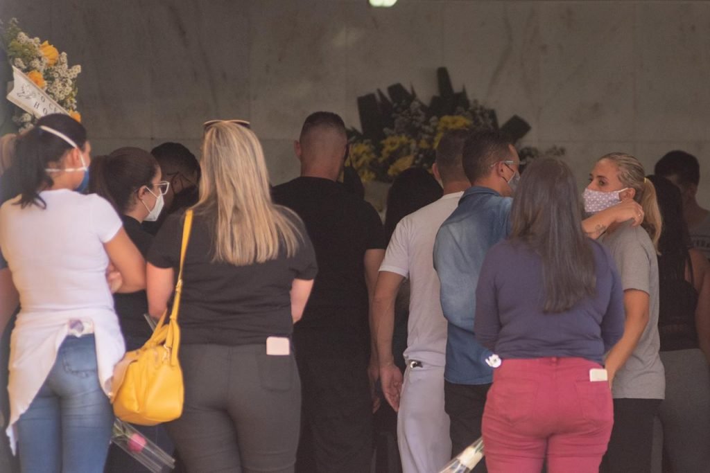 Velório da Shirley Rúbia Gertrudes, 39 anos, no Cemitério Campo da Esperança, na Asa Sul