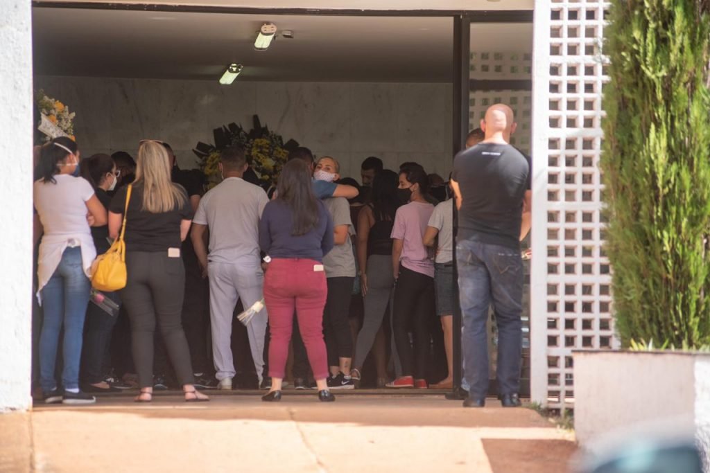 Velório da Shirley Rúbia Gertrudes, 39 anos, no Cemitério Campo da Esperança, na Asa Sul