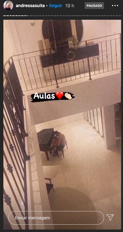 gusttavo lima toca piano com os filhos