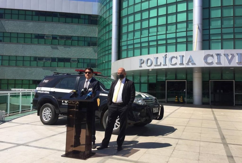 Victor Dan de Alencar, diretor do Departamento de Polícia Especializada; e Vicente Paranahiba, diretor do Departamento de Polícia Circunscricional