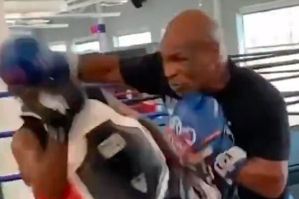 Mike Tyson em treino com Rafael Cordeiro